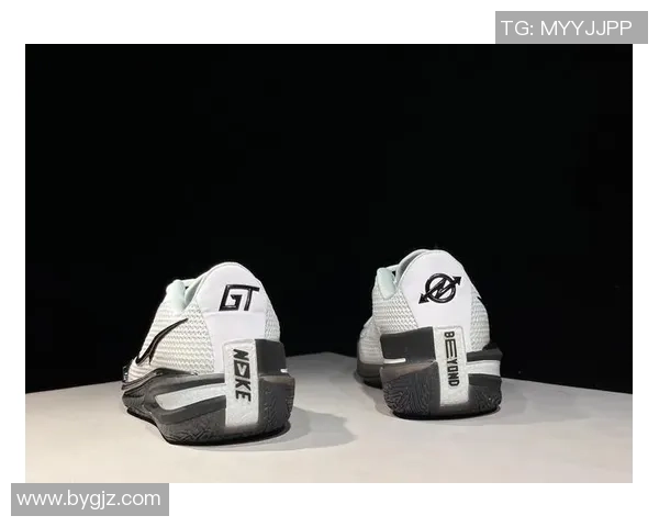 华贸天地惠州篮球鞋热销中舒适与时尚完美结合助你轻松征战球场